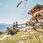 Tarbey Alpine - Ski-in & Bergsicht لوكباد
