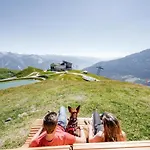 Tarbey Alpine Apartment *
